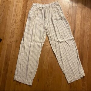 High-Rise Linen Pleated Front Straight Trousers